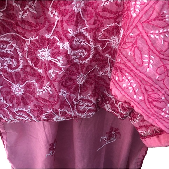 Pink Paisley Embroidered Tunic Top size Small - Picture 4 of 9